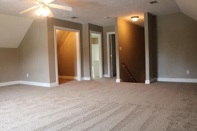 Building Photo - Evans Home * Millshaven Subdivision * Main Floor Primary