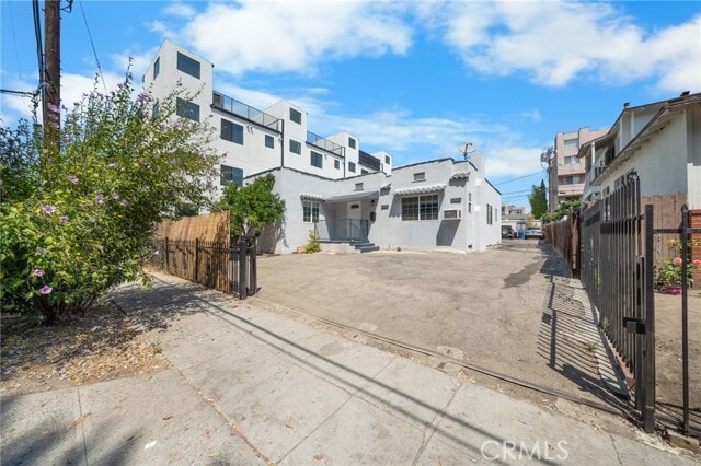 Building Photo - 6513 Lexington Ave