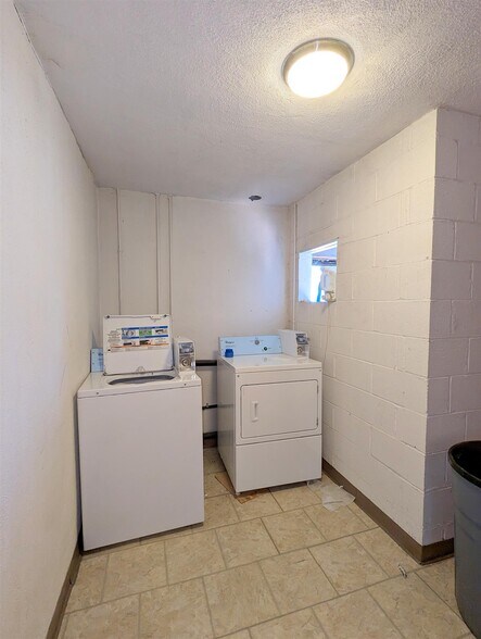 Building Photo - 84 Newbury St