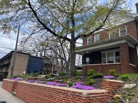 Building Photo - 24 E Northwood Ave