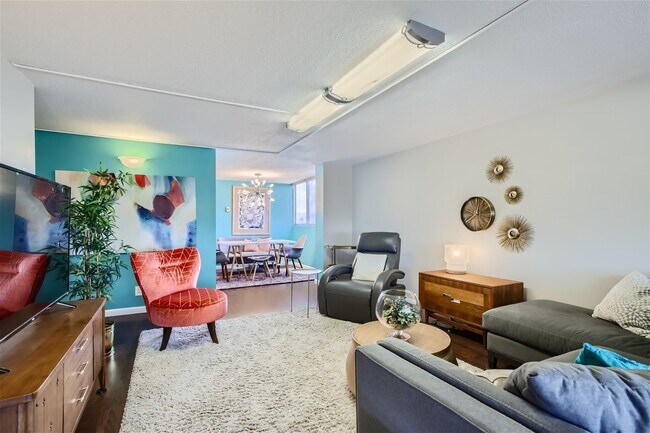 Building Photo - Stylish Downtown Denver Condo – Fully Furnished & Available Now!