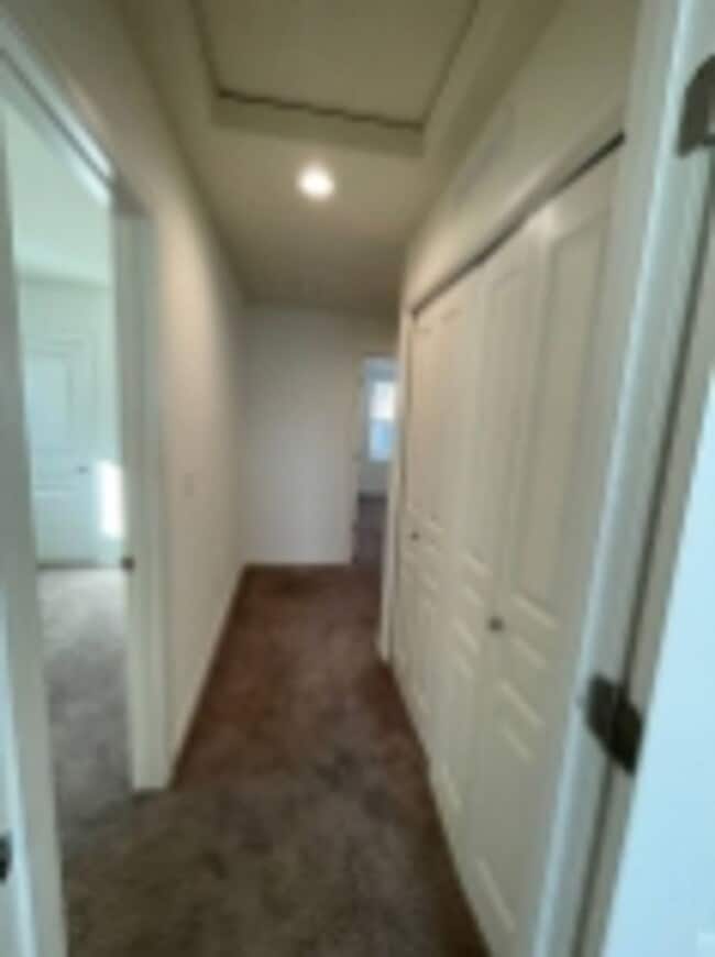Building Photo - Beautiful 3 bedroom / 2.5 Bathroom for ren...