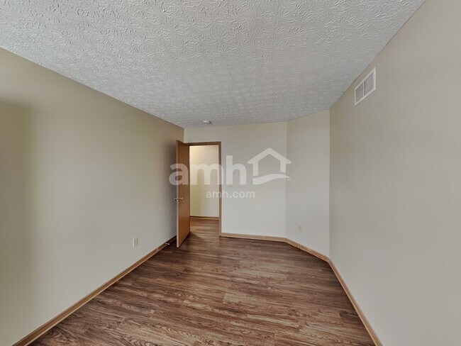 Building Photo - 6647 Hilmar Dr