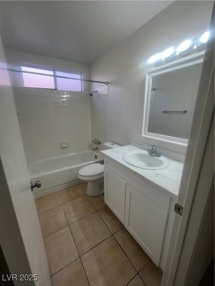 Building Photo - 368 Abbington St