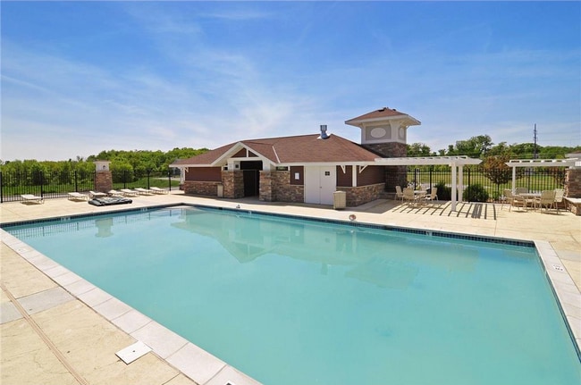 Building Photo - 9585 Madison Dr