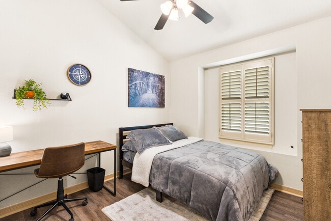 Middle Bedroom - 11341 Manuel Moreno Dr