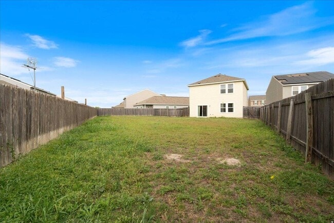 Building Photo - 516 Peony Ct