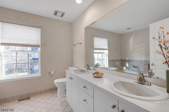 Building Photo - 49 Gordon Cir