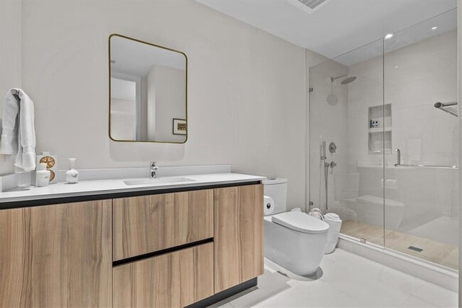 Building Photo - 1020 Sunset Point Rd