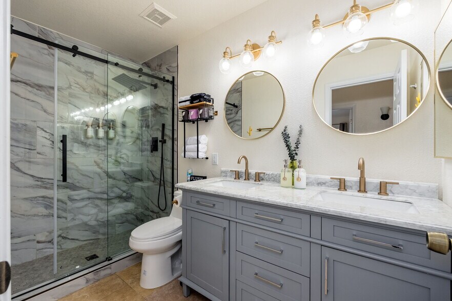 Building Photo - 3514 N Diego