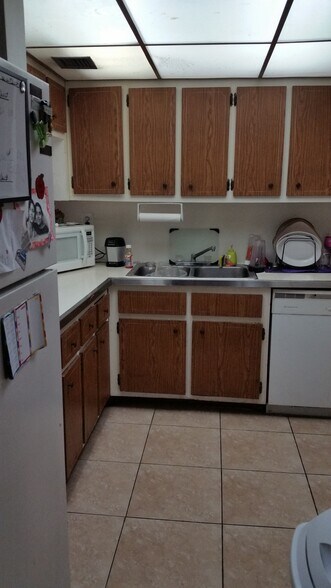 Building Photo - 1990 W 56th St