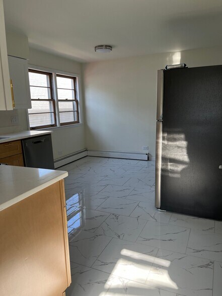 Building Photo - 1712 35th Ave