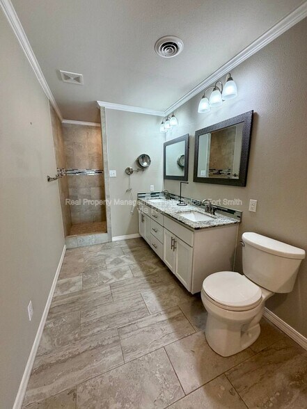 Building Photo - 2120 Garner Ln