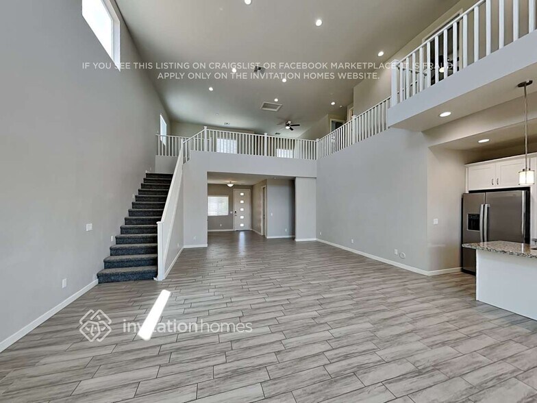 Building Photo - 7421 S 23rd Dr