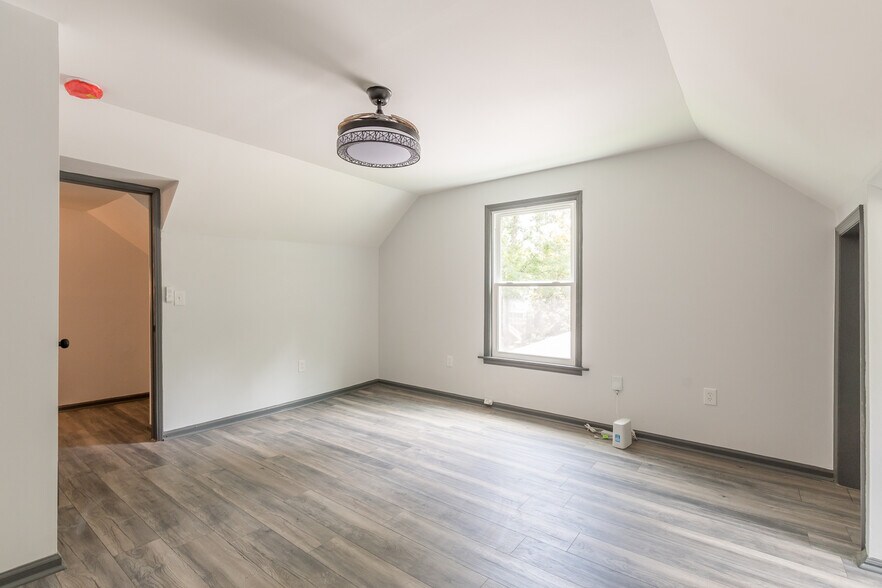 Bedroom 4 - 1393 Westview Dr SW