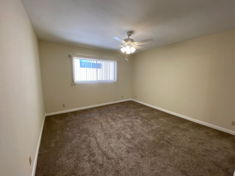 Building Photo - 211 W Verdugo Ave