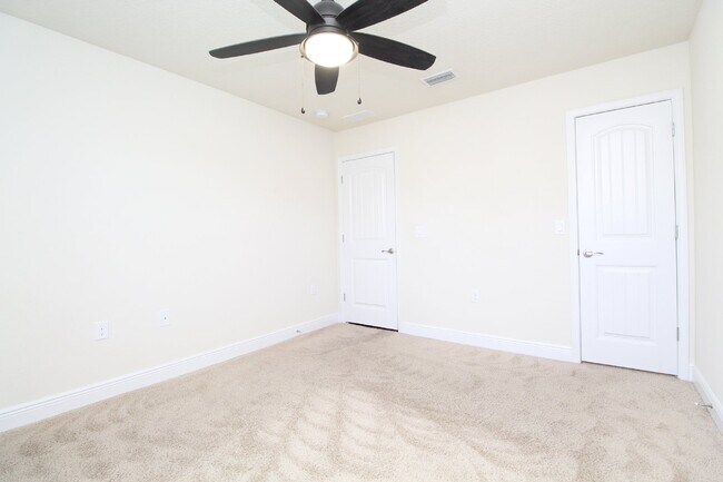 Building Photo - 4-Bedroom Brick Beauty in Ventura Estates ...
