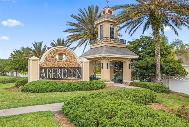 Building Photo - Spacious 2/2 Condo located in the highly s...