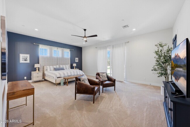 Building Photo - 6896 E Lomas Verdes Dr