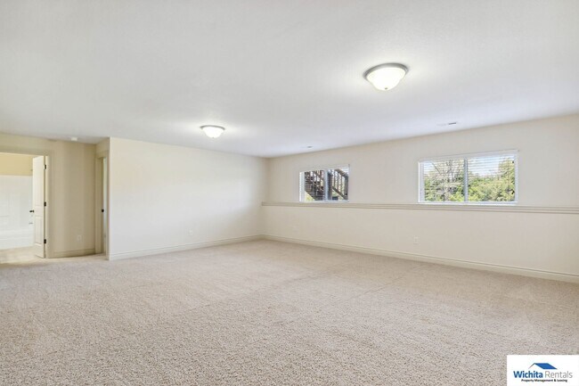 Building Photo - 11602-11604 Summerfield