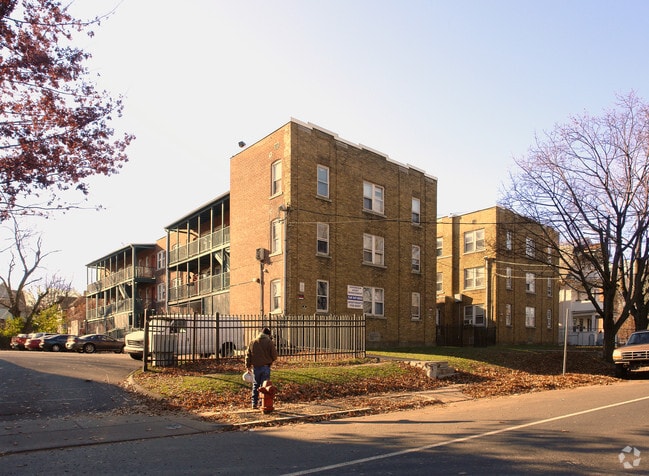 Primary Photo - 316-326 Park Ter