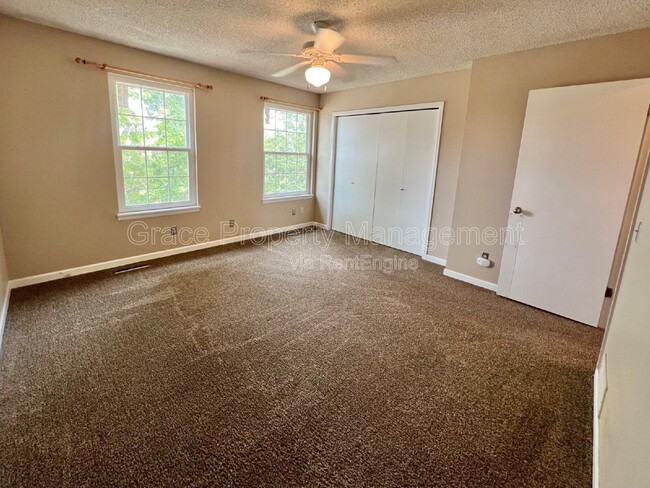 Building Photo - 11560 Community Center Dr