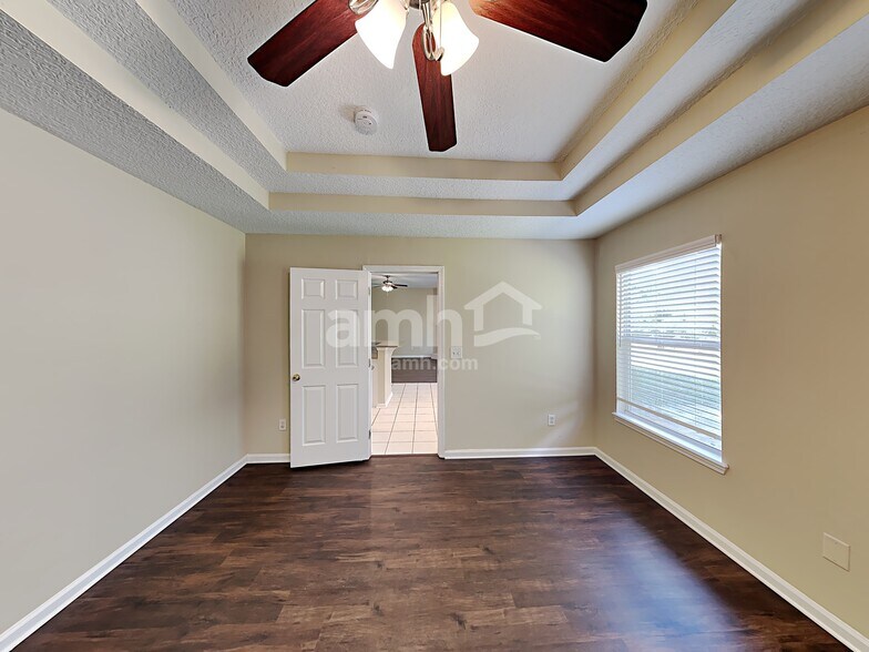 Building Photo - 1621 Merroway Ln