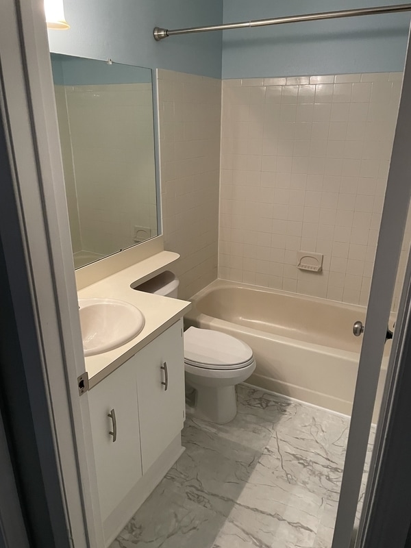 Building Photo - 190 Collin Ct