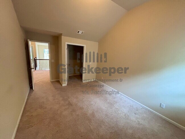Building Photo - 4743 Chickadee Ln