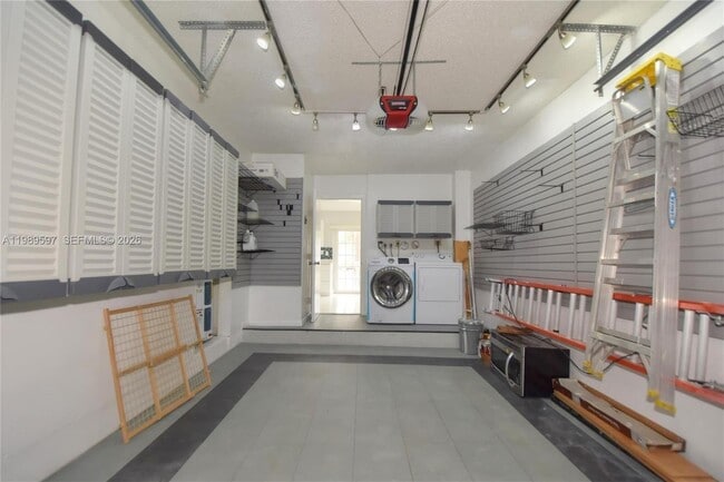 Building Photo - 4801 Grapevine Wy