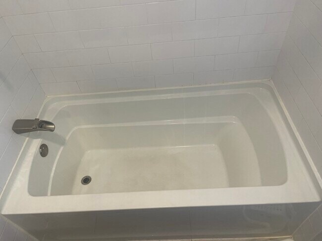 Building Photo - 51 Grove St