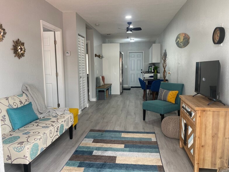 Building Photo - 2820 SW 1st St