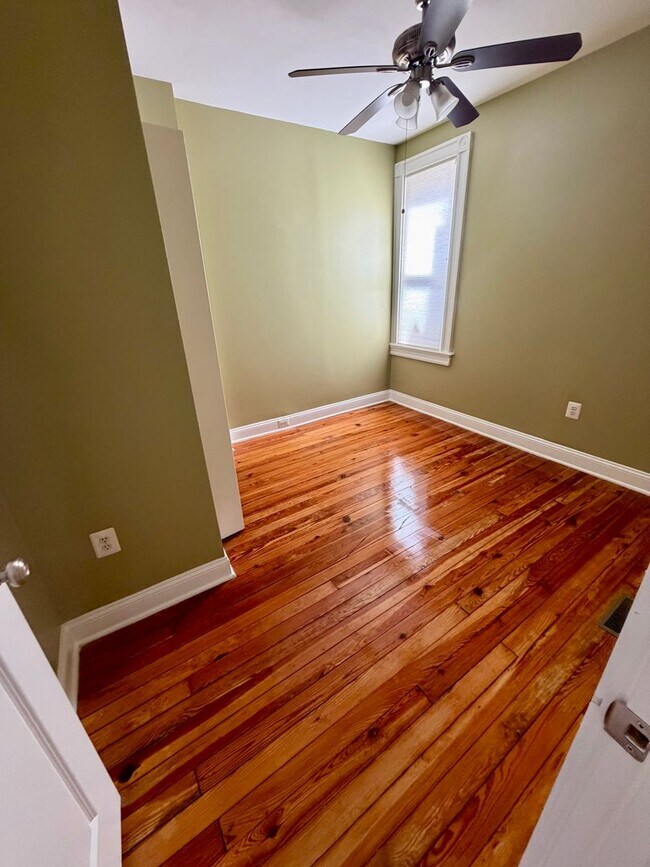 Building Photo - Historic Charm Meets Modern Comfort in Charles Village