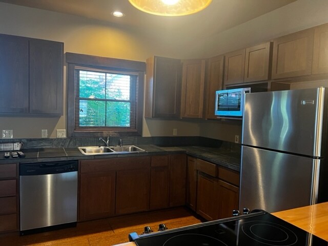 Kitchen - 383 N Ferguson Ave