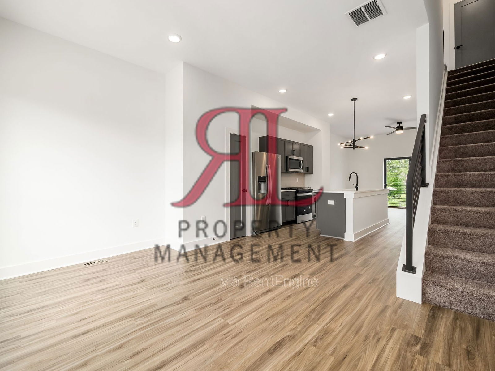 Building Photo - 1096 Oak St