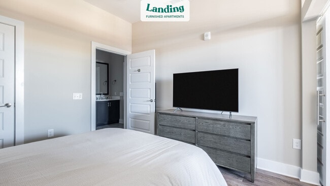 Building Photo - 500 W Trade St