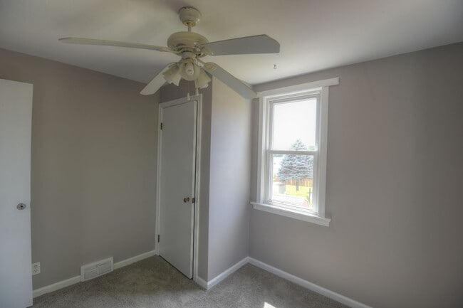 Building Photo - 2-Bedroom, 1-Bath Single-Family Home with Integral Garage and Renovated Interior for Rent