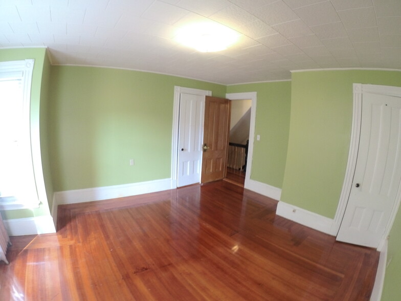 Building Photo - 14 Reedsdale St