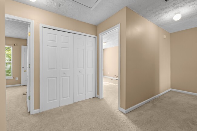 Building Photo - 6225 Shenfield Ln