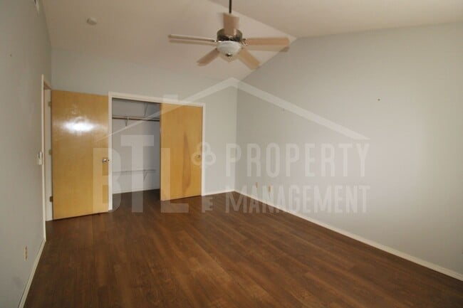 Building Photo - Peaceful 2-Bedroom Home Near Branson, MO –...