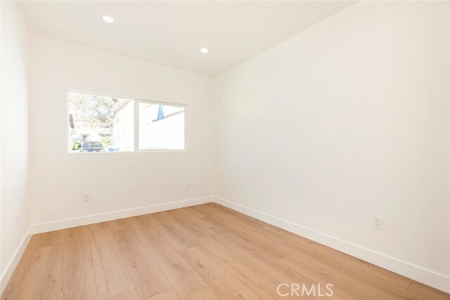 Building Photo - 13932 Vanowen St