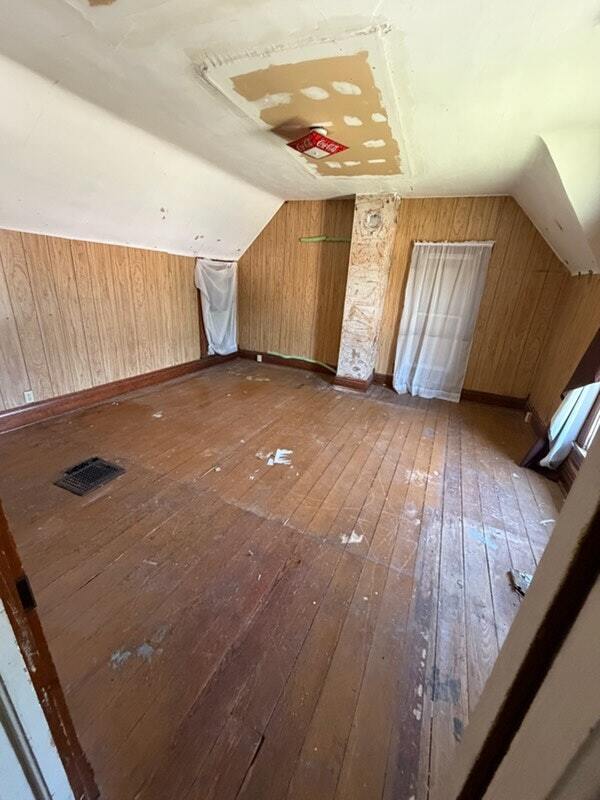 Building Photo - 321 N Cypress St