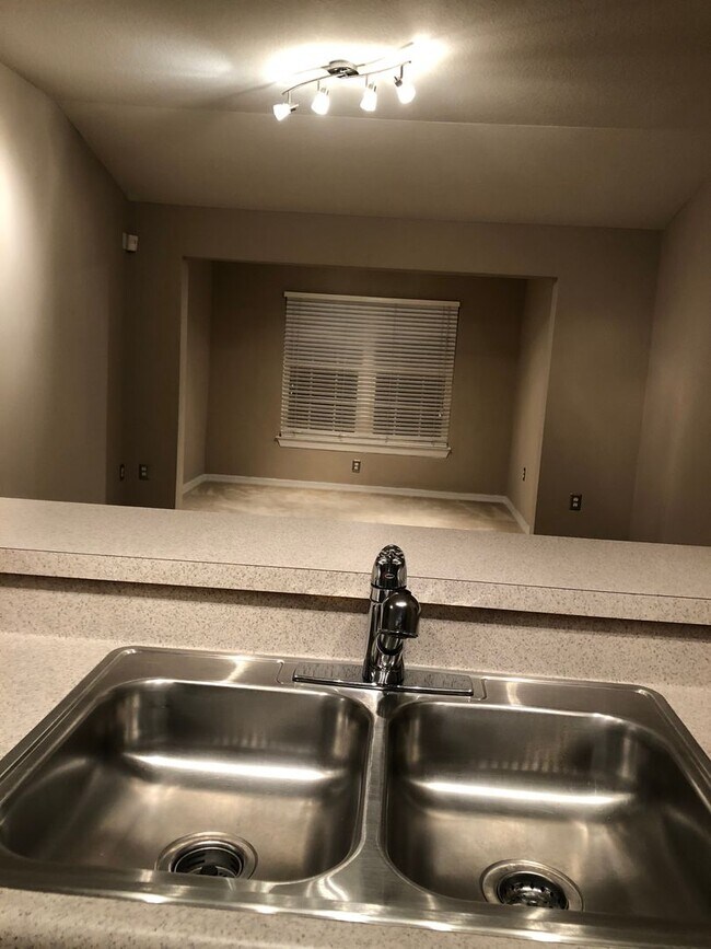 Building Photo - APARTMENT FOR RENT IN THE BEST AREA OF ORLANDO