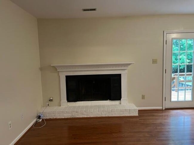 Building Photo - 1551 Woodcroft Dr