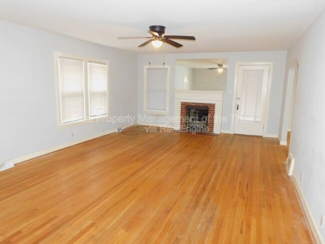 Building Photo - 3713 N Cherry St