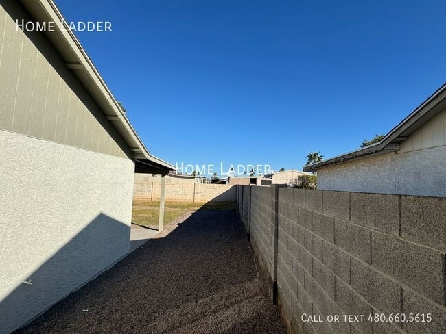 Building Photo - 6244 E Inglewood St
