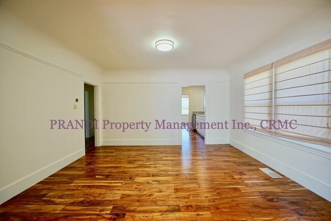 Building Photo - 13 Maple Ave