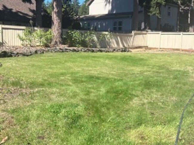 Building Photo - Spacious 4 bedroom Meridian Campus home wi...
