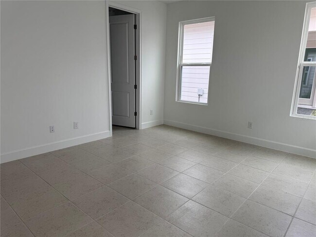 Building Photo - 2949 Sailhouse Dr