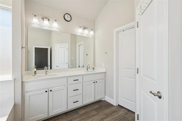 Building Photo - 11500 Royston St